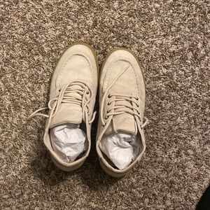 Mens casual shoes size 8